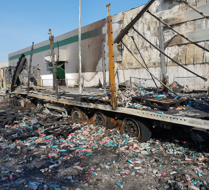 Explosió camió estacionat afectant empresa transports El Prat